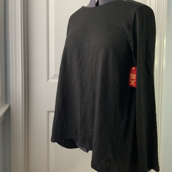 Black Scoopneck Peplum Back Long Sleeve Top NWT - Picture 4 of 8